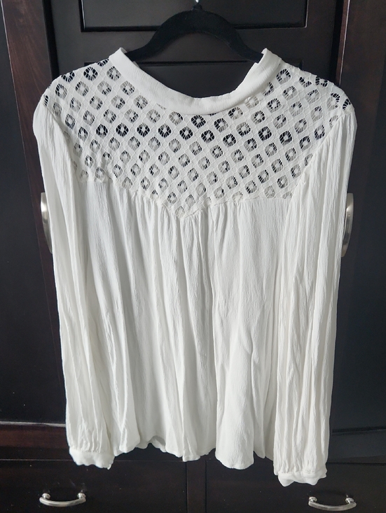 BWQ Tops - White Crochet-Yoke Long Sleeve Peasant Blouse